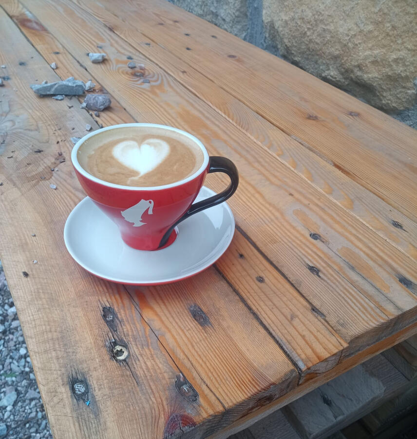 Raní kávička patří ke každodenní pohodě.