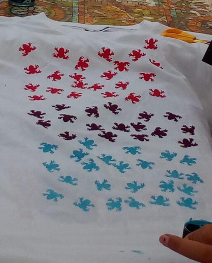 V naší dílně je možné vyrobit si vlastní potisk na triko.