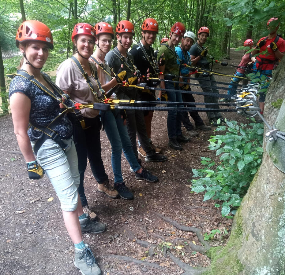 Zábava s kolegy nebo přáteli.